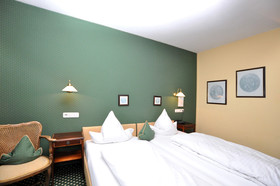Hotel Altmünchen by Blattl