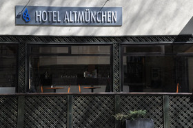Hotel Altmünchen by Blattl