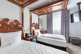 King's Hotel Center