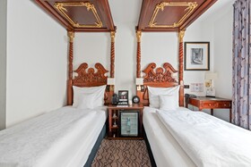 King's Hotel Center