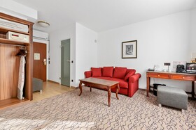 King's Hotel Center