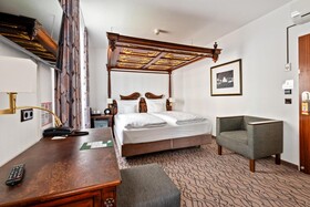 King's Hotel Center