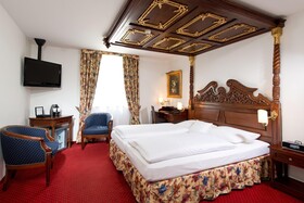 King's Hotel Center