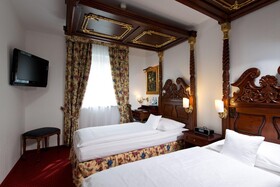 King's Hotel Center