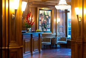 KING's HOTEL First Class