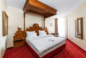 KING's HOTEL First Class