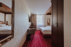KING's HOTEL First Class