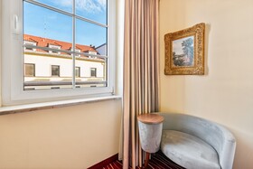 KING's HOTEL First Class