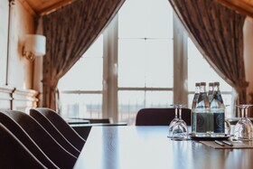KING's HOTEL First Class