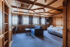 KING's HOTEL First Class