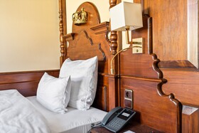 KING's HOTEL First Class