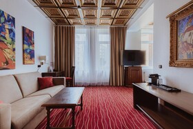 KING's HOTEL First Class
