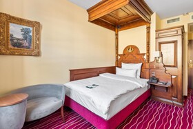 KING's HOTEL First Class