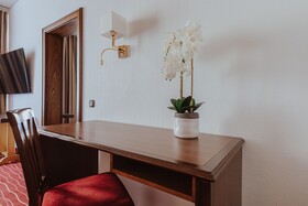 KING's HOTEL First Class
