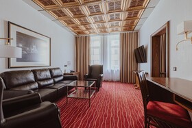 KING's HOTEL First Class