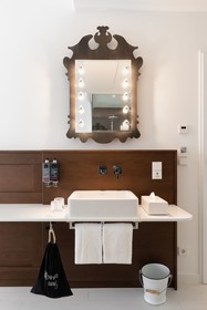 Ruby Rosi Hotel