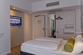 Super 8 by Wyndham Munich City North