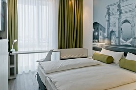 Super 8 by Wyndham Munich City North