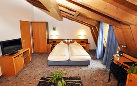 Villa Waldperlach by Blattl
