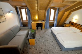 Villa Waldperlach by Blattl
