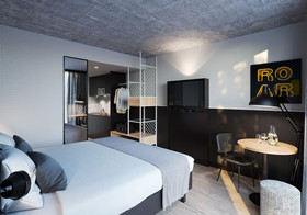Holiday Inn - the niu, Leo Nürnberg