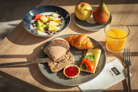 Holiday Inn - the niu, Leo Nürnberg