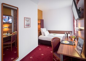 Tiptop Hotel Burgschmiet