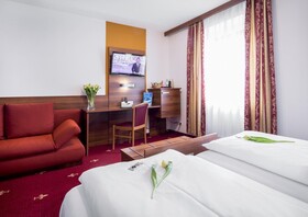 Tiptop Hotel Burgschmiet