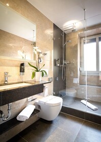 Tiptop Hotel Burgschmiet