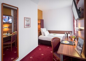 Tiptop Hotel Burgschmiet