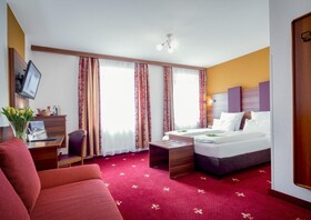 Tiptop Hotel Burgschmiet