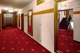 Tiptop Hotel Burgschmiet