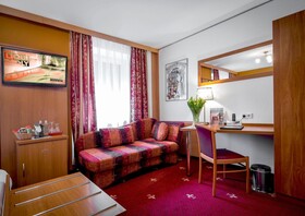 Tiptop Hotel Burgschmiet