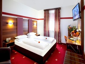 Tiptop Hotel Burgschmiet