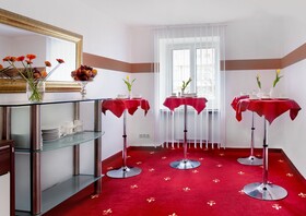 Tiptop Hotel Burgschmiet