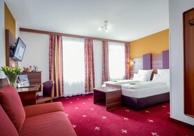 Tiptop Hotel Burgschmiet