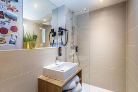 Holiday Inn - the niu, Sparrow Regensburg