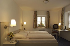 Landhotel & Gasthof Zur Post