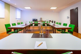 Acantus Hotel & Apartment
