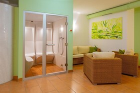 Acantus Hotel & Apartment