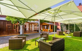Acantus Hotel & Apartment