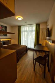 6 Rooms
