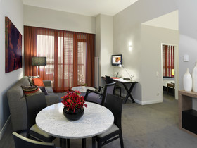 Adina Apartment Hotel Berlin Checkpoint Charlie