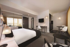 Adina Apartment Hotel Berlin Hackescher Markt