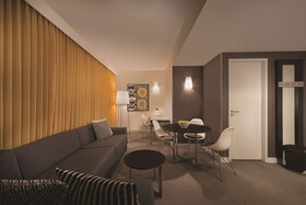 Adina Apartment Hotel Berlin Hackescher Markt