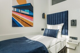 East-Side Hotel