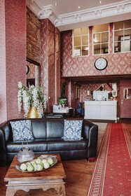THE GATE Garden Hotel