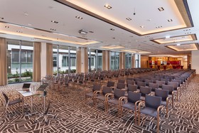 Golden Tulip Hamburg