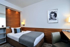 Golden Tulip Hamburg