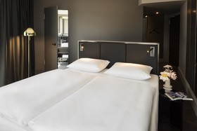 Hotel ROMY by AMANO
